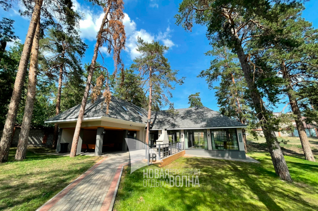 Банкетный дом «Бригантина» (№ 17)