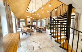 Банкетный дом «Бригантина» (№ 17)